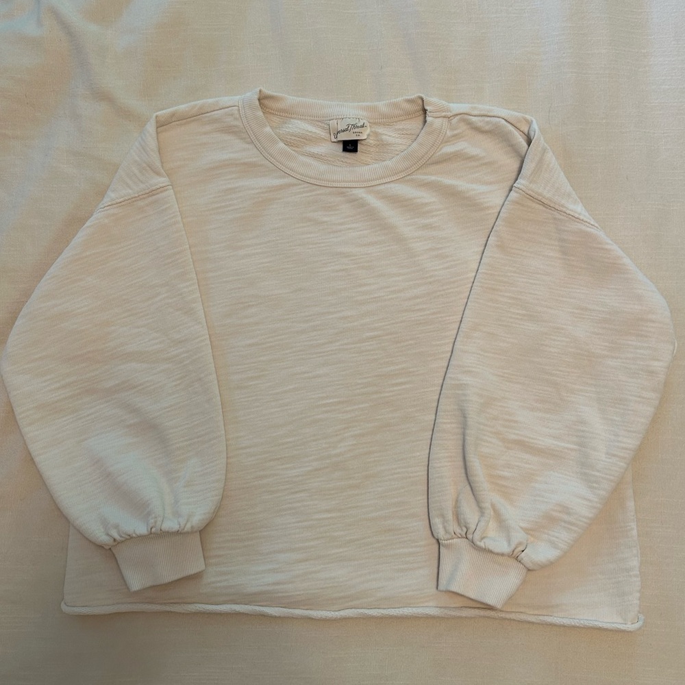 EUC WOMENS UNIVERSAL THREAD CROPPED CREW NECK